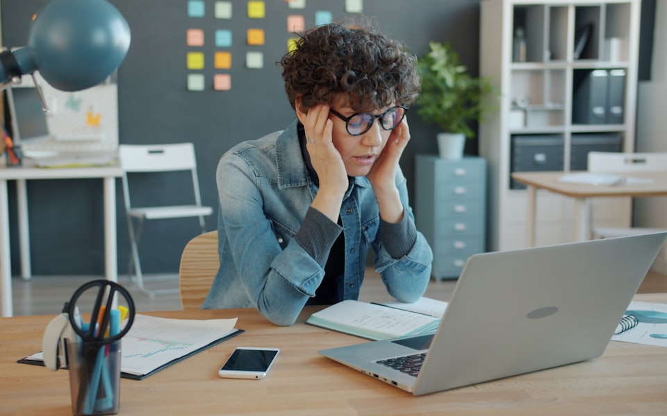 Thẻ Sức Khỏe Cho Bé: Đêm Con Sốt Và Cú Sốc Hóa Đơn Viện Phí