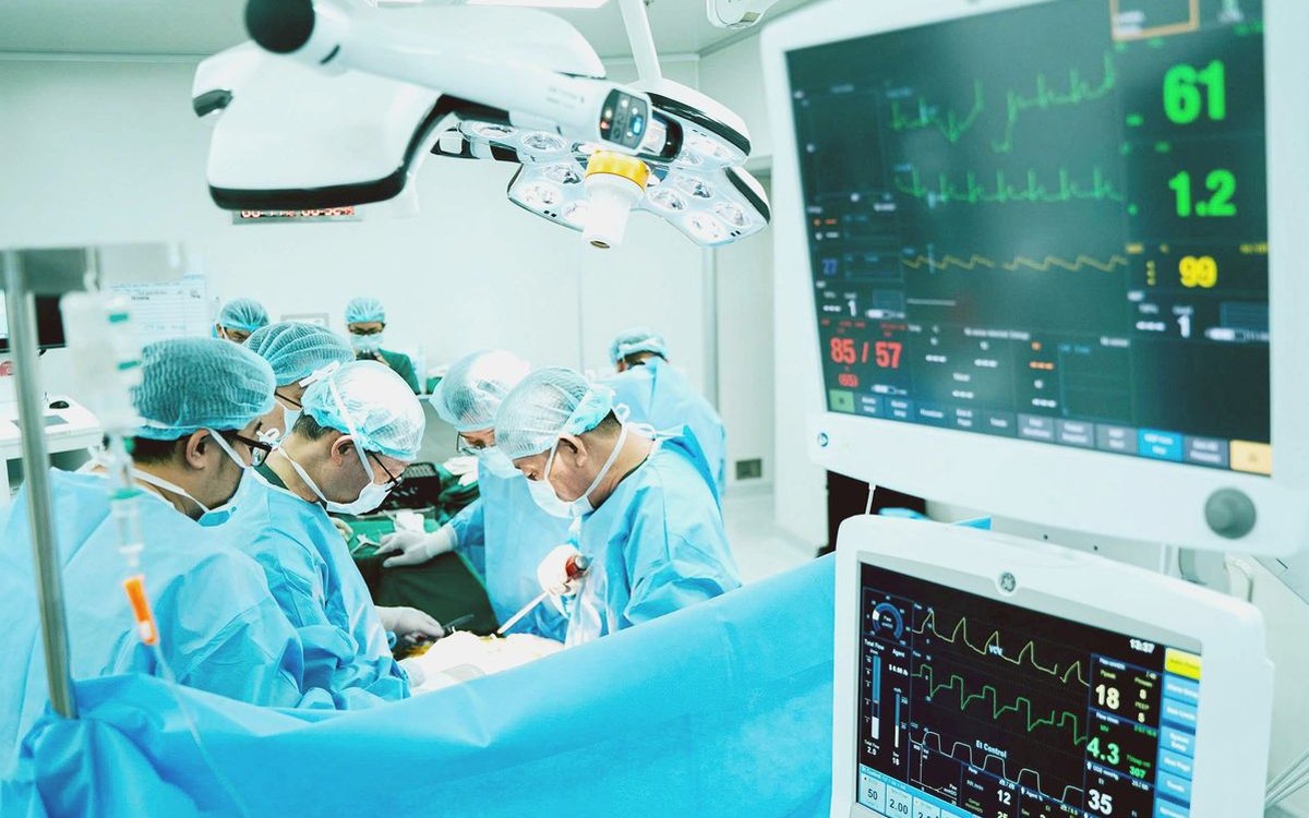 Điều trị sốt xuất huyết cho trẻ tốn bao nhiêu tiền? (viện công và viện tư 2026)